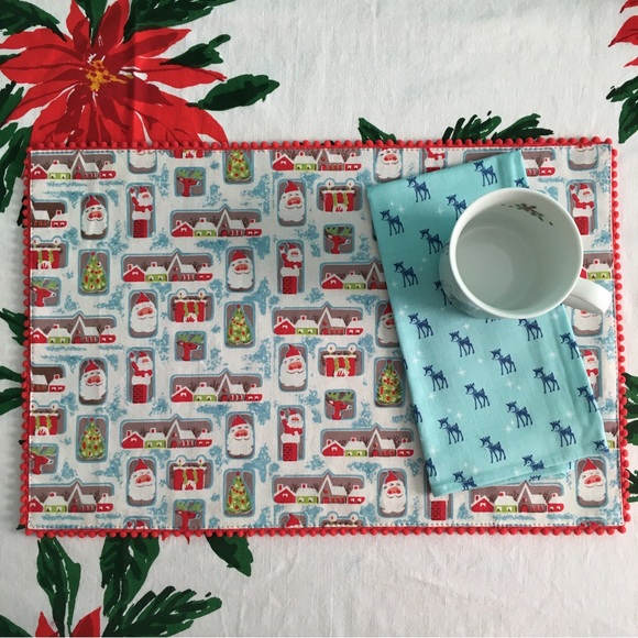 ✨Retro Christmas Reversible Placemats, Set of 2✨ - Picture 3 of 13